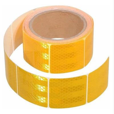 Etiqueta de adesivo refletor amarelo com marcação de contorno